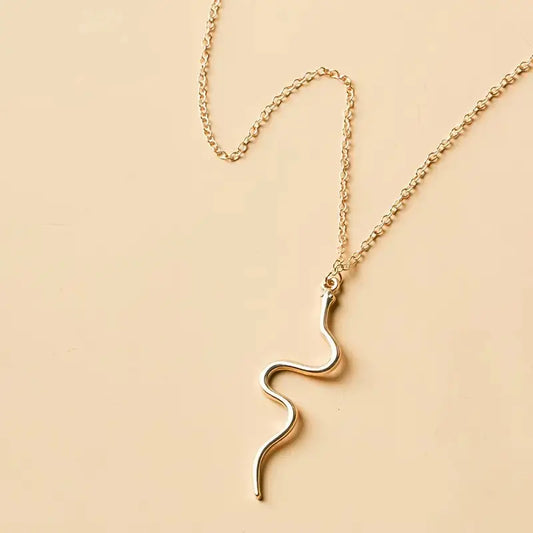 Minimalist necklace with snake pattern