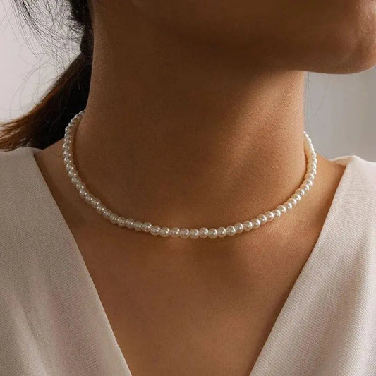 Gold pendant with pearl