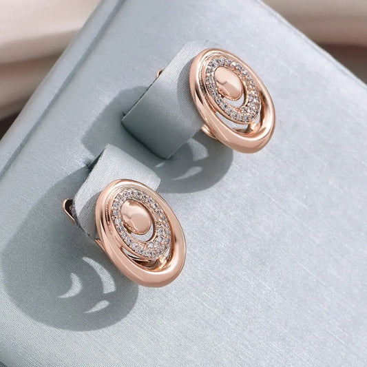 Elegant small earrings in bright color
